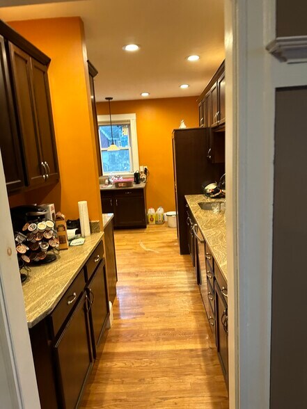 Primary Photo - 29 Tremlett St
