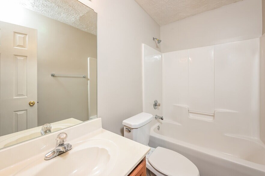 Building Photo - 3268 Tuggle Ives Dr NE