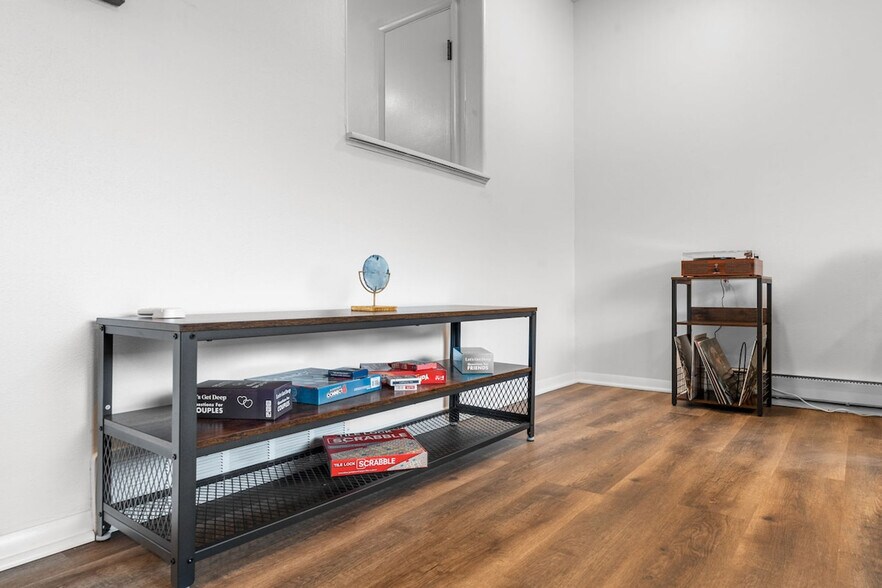 Building Photo - 11814 Flushing Dr