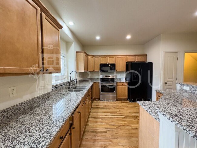Building Photo - 1234 Chelsea Village Heights