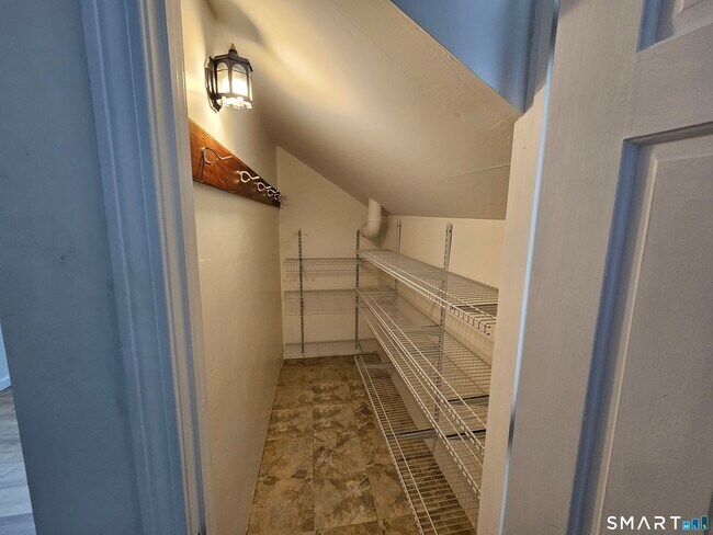 Building Photo - 27 Liberty St