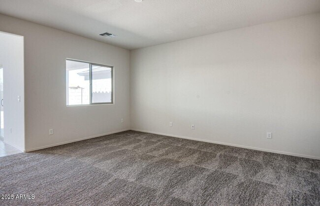 Building Photo - 18091 N Presley Ln