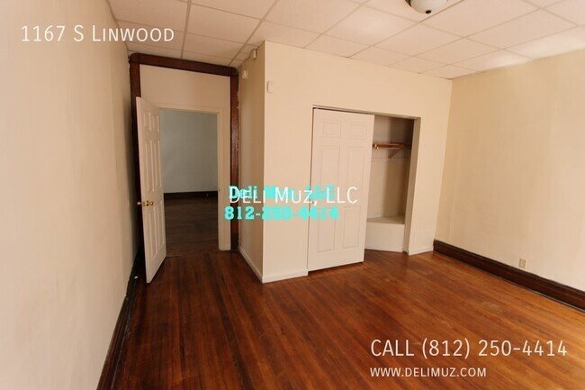 Building Photo - 1167 S Linwood Ave