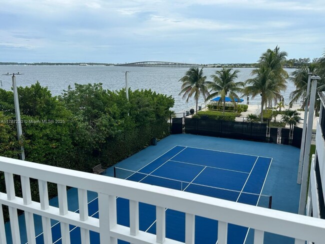 Building Photo - 2101 Brickell Ave