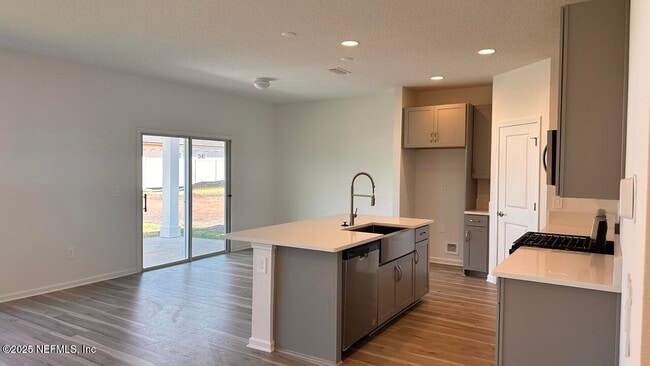 Building Photo - 47 Carbonell Pl