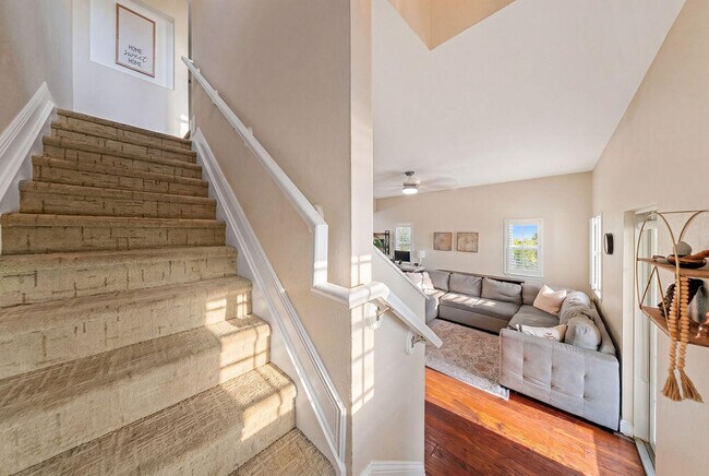 Building Photo - 261 SW 6th Pl