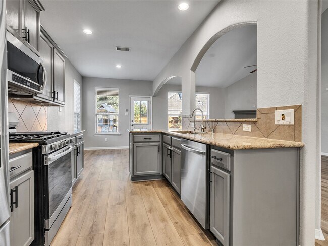 Building Photo - 948 Ponte Serra Dr