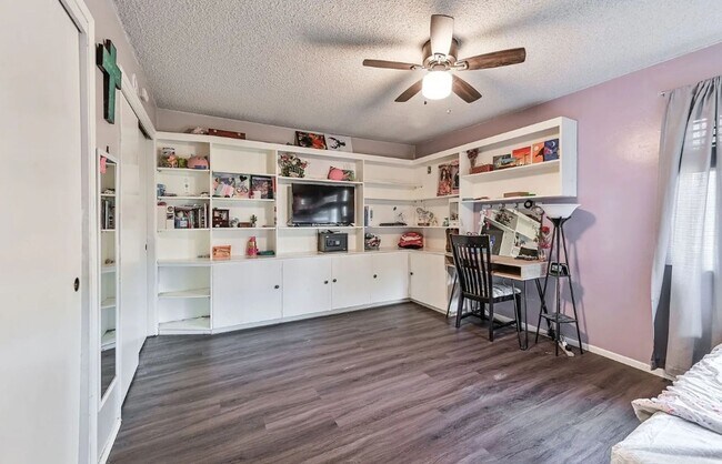 Building Photo - Beautiful Solar-Powered 4 Bedroom Home