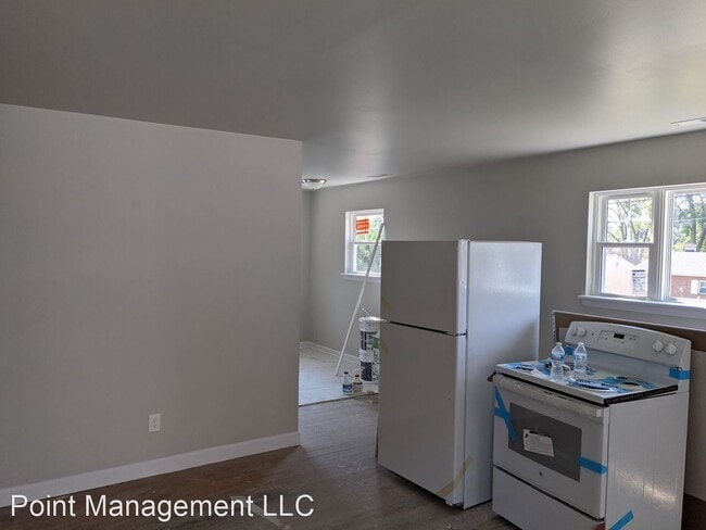 Building Photo - 3 br, 1 bath House - 4329 Moomaw Ave NW