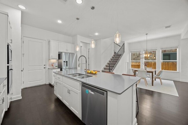 Building Photo - 5305 Mandevilla Dr