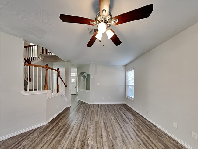 Building Photo - 17826 Camden Oaks Ln