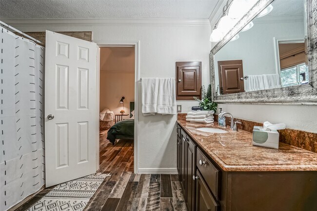 Building Photo - 718 Regency Ct