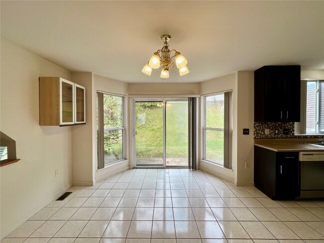 Building Photo - 188 Birchwood Trail Dr