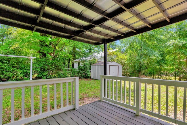 Building Photo - 3 Bedroom in Crestview!!