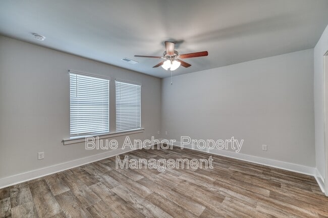 Building Photo - 109 S Grassland Rd