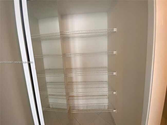 Building Photo - 6061 Collins Ave