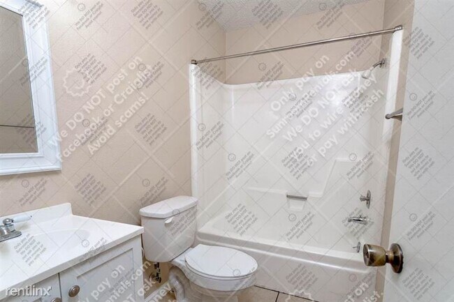 Building Photo - 2204 Silver Spur Dr