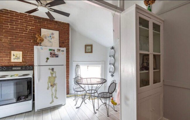 Building Photo - 1015 Cherokee Rd