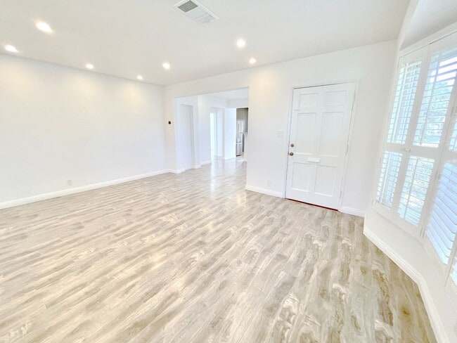 Building Photo - 11914 Ocean Park Blvd