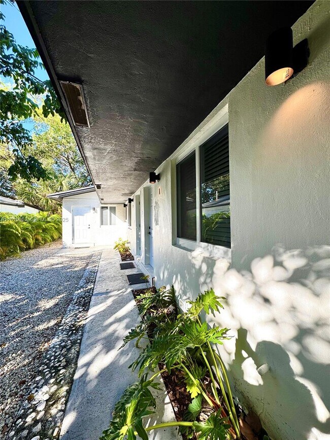 Building Photo - 111 NW 7th Ave