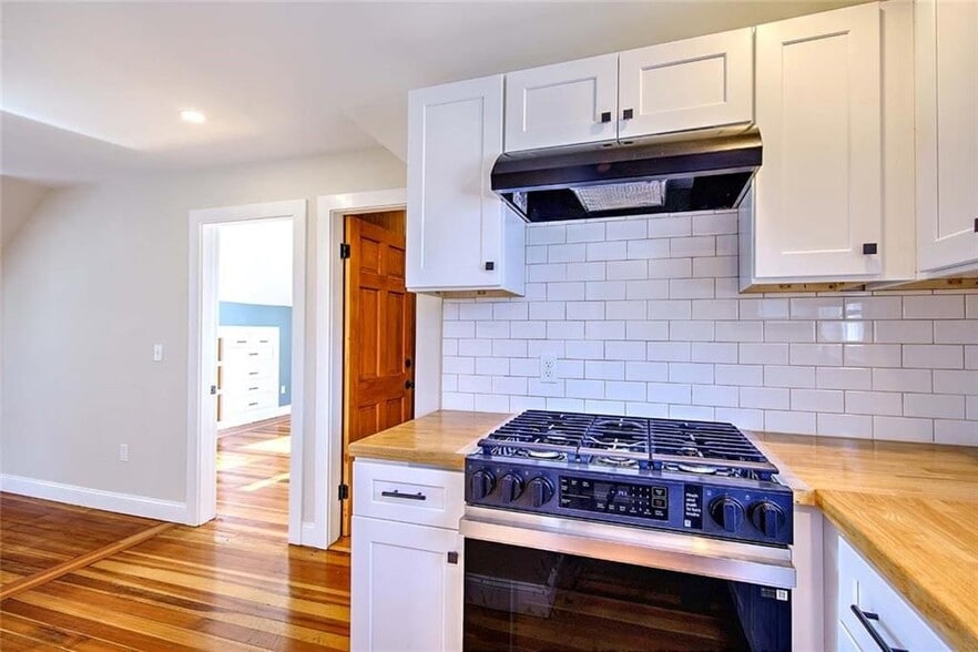 Building Photo - 45 Gordon St