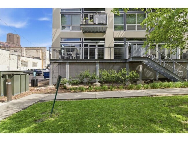 Building Photo - 710 N 4th St