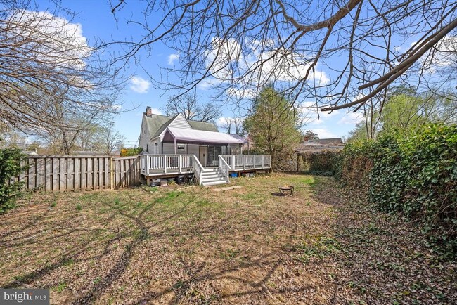 Building Photo - 114 Charles St