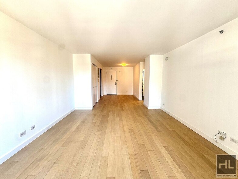 Building Photo - East 39th Street