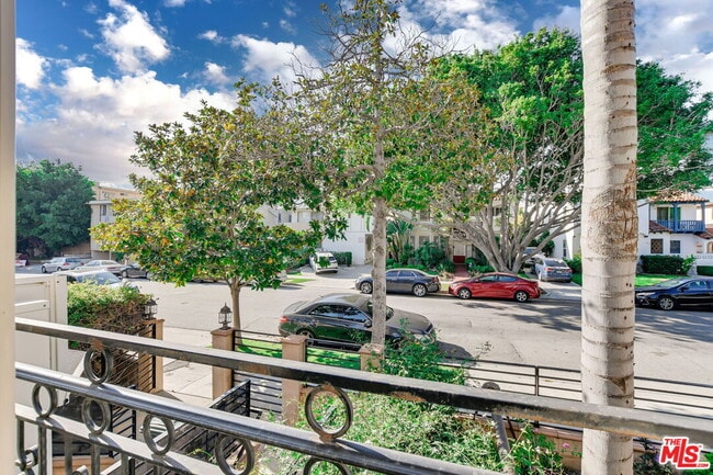 Building Photo - 918 S Wooster St