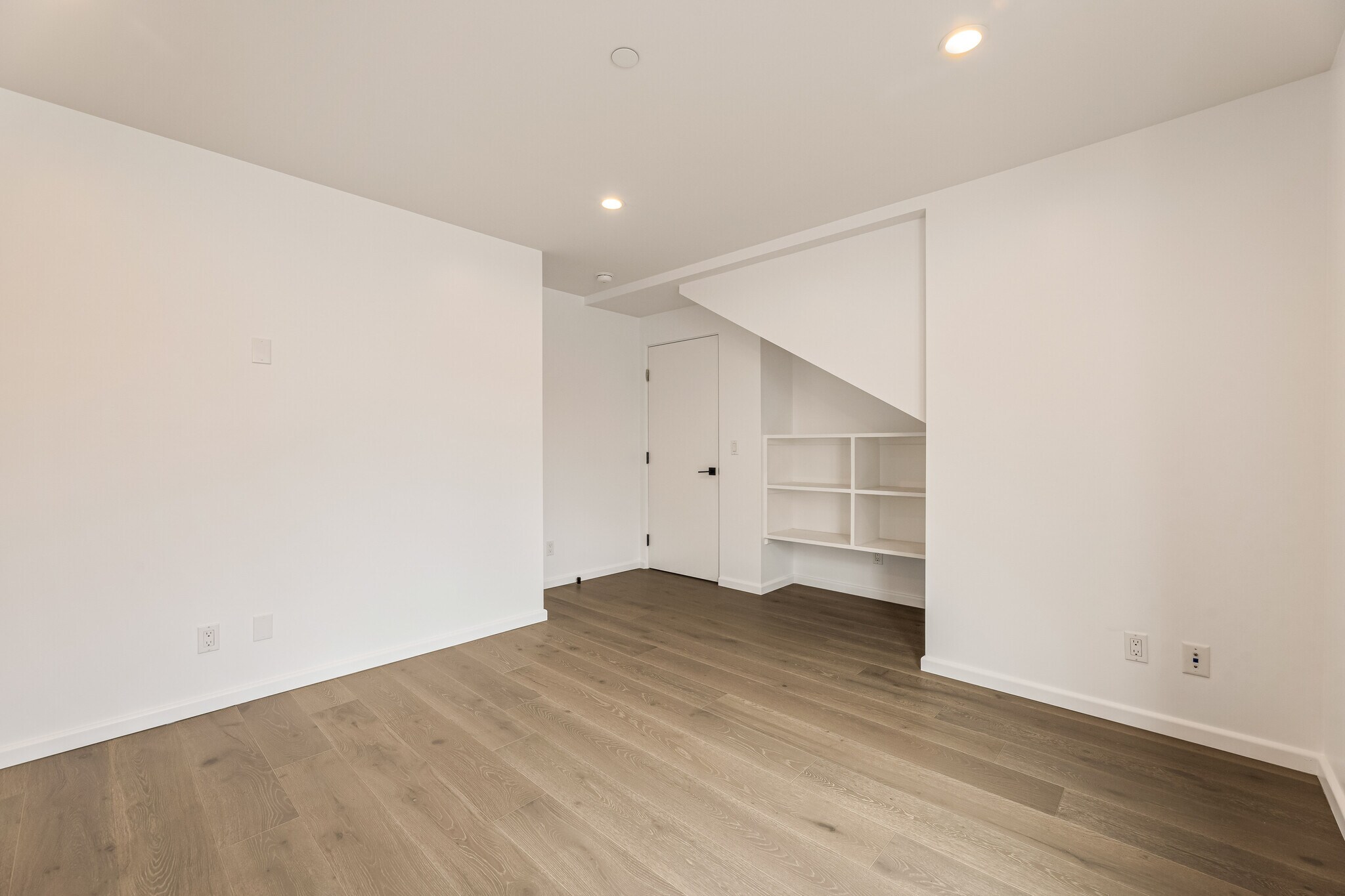 Building Photo - 1825 1/2 Alsace Ave