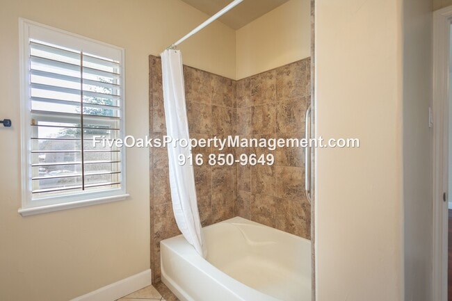 Building Photo - 758 Shasta Oaks Ct