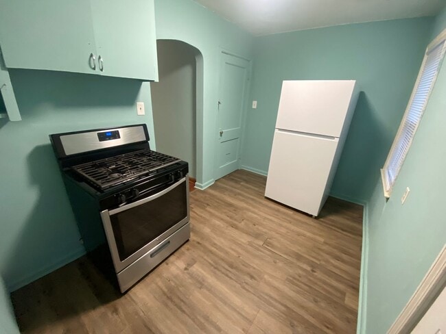 Building Photo - 2BR/1BA, conveniently located