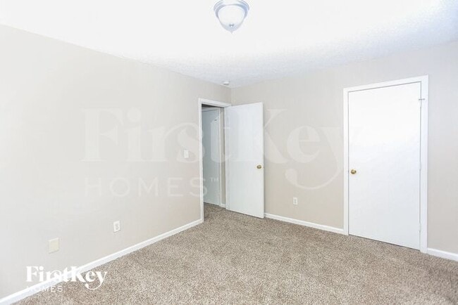 Building Photo - 2077 Chapel Creek Rd