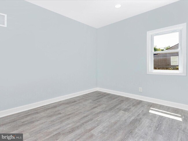 Building Photo - 903 Minna Ave