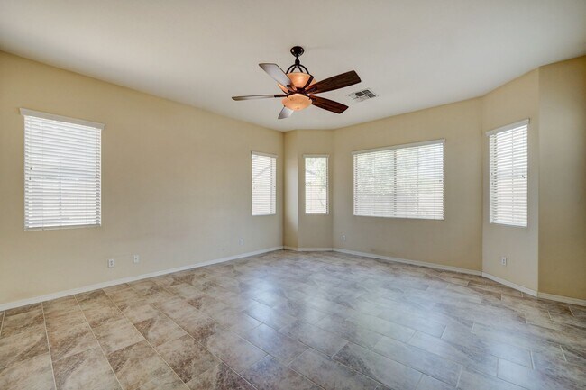 Building Photo - AVAILABLE NOW IN SHAMROCK ESTATES GILBERT!!!
