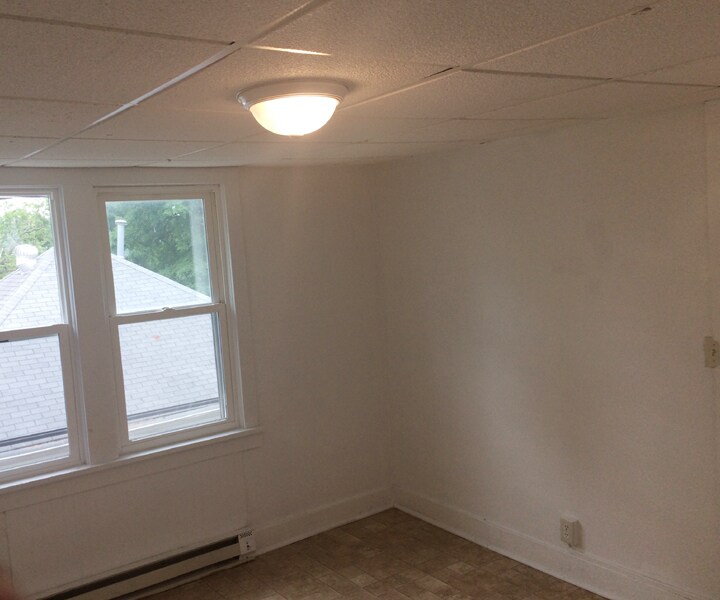 Building Photo - 518 W Edwards St