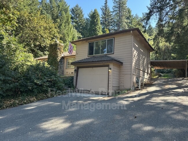 Primary Photo - 7701 Rogue River Hwy