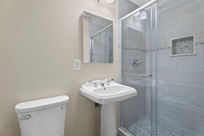 Building Photo - Move-In Ready Home in Prime Springfield Lo...