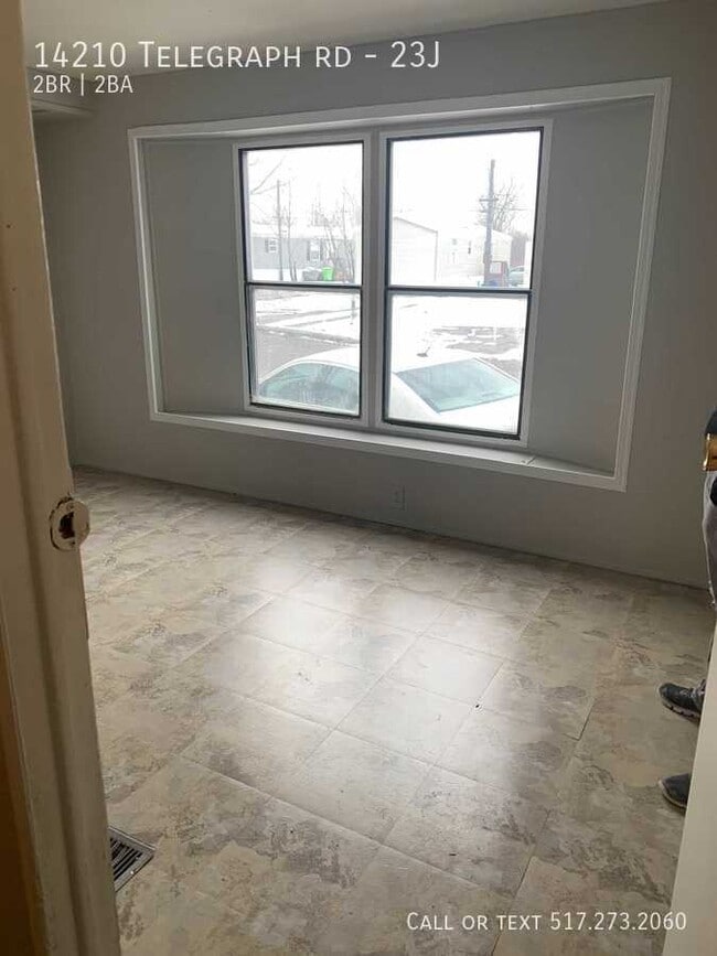 Building Photo - 2 bed / 2 bath Mobile Home Handy Man Speci...