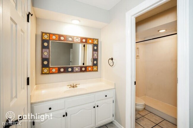 Building Photo - 3 br, 2 bath House - 2640 W Dallas Street ...