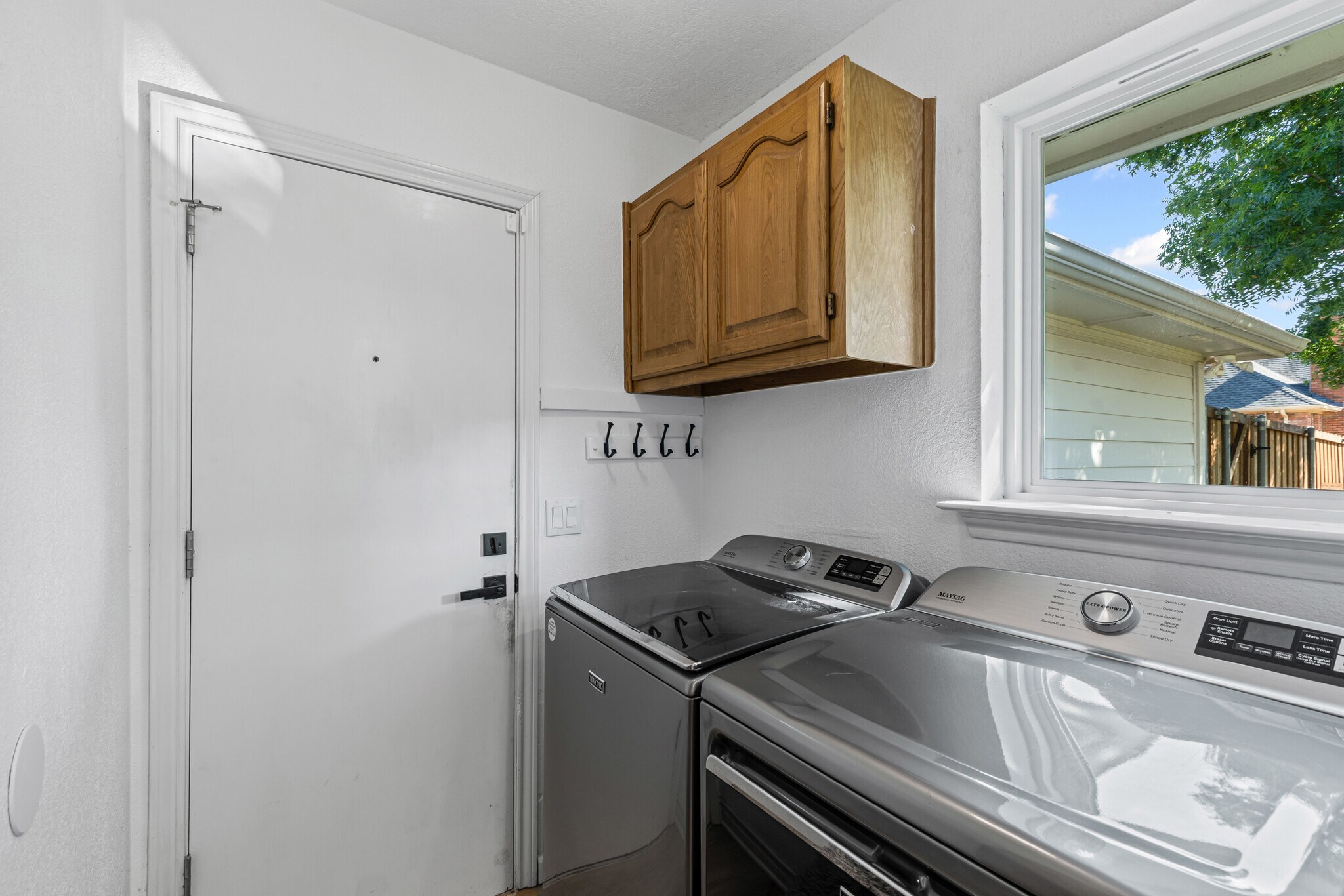 Building Photo - 1412 Seabrook Dr