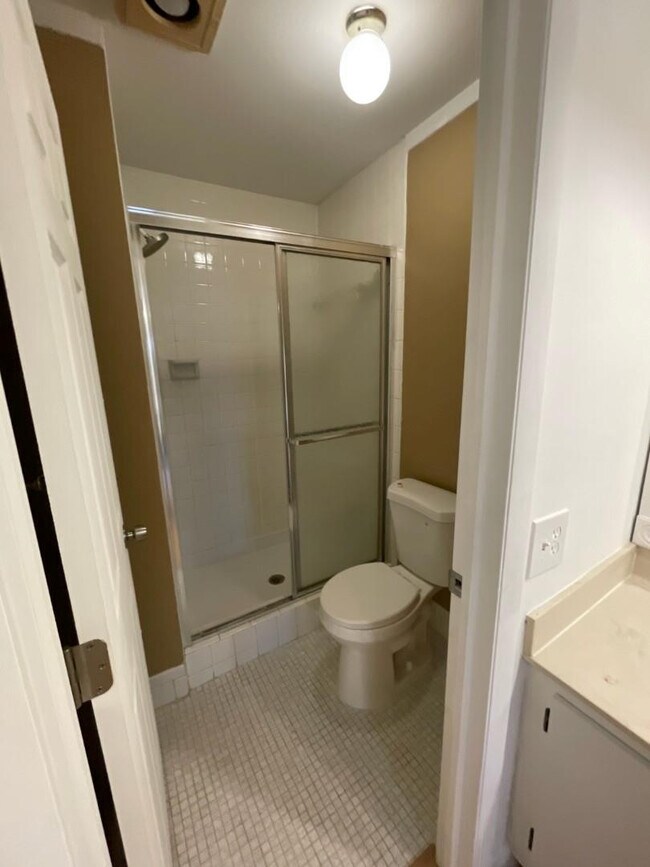 Building Photo - 2363 SW 15th St