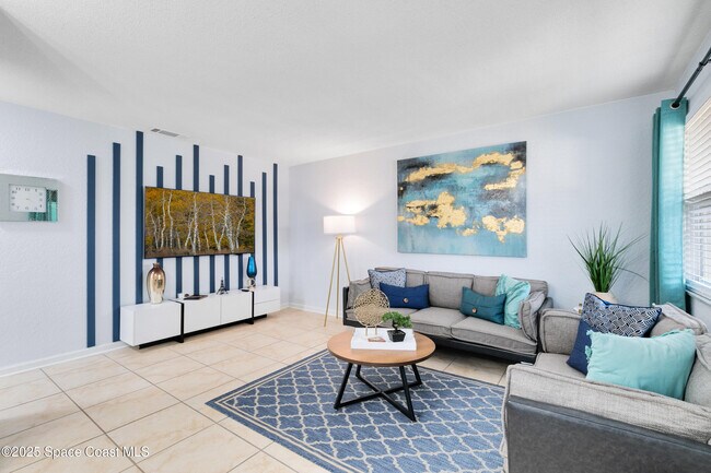 Building Photo - 1029 Park Dr