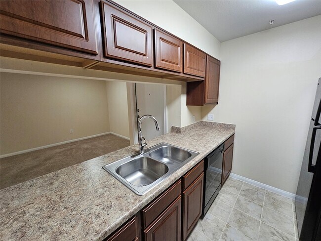 Building Photo - 8415 Hearth Dr