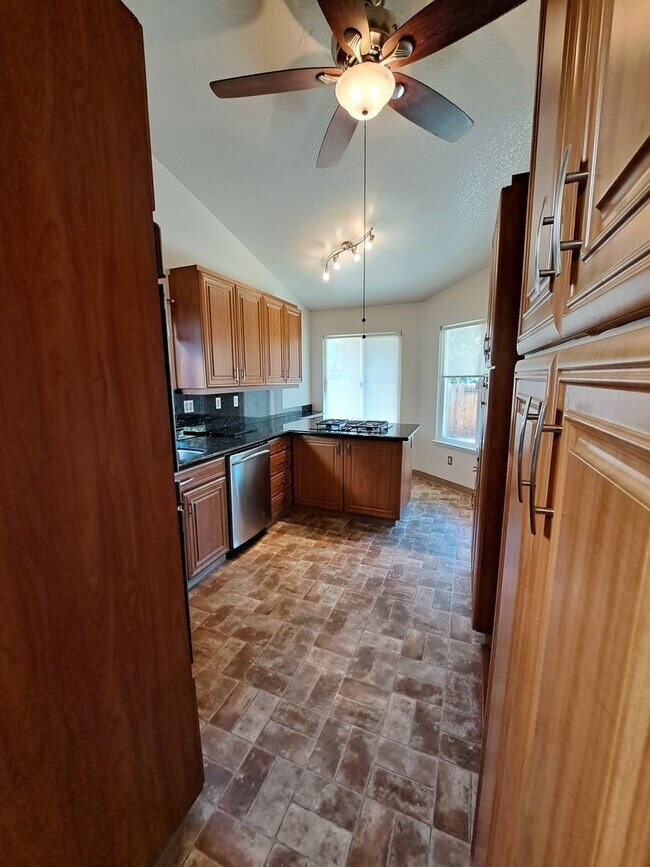 Building Photo - 143 Buttercup Cir