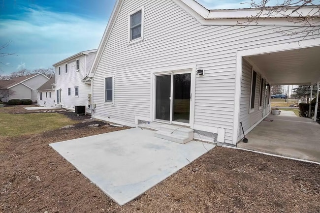Building Photo - 110 Sally Ln