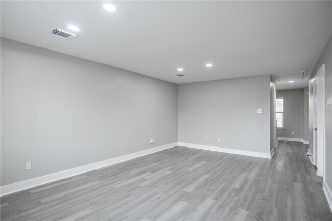 Building Photo - 20911 Young Meadows Way