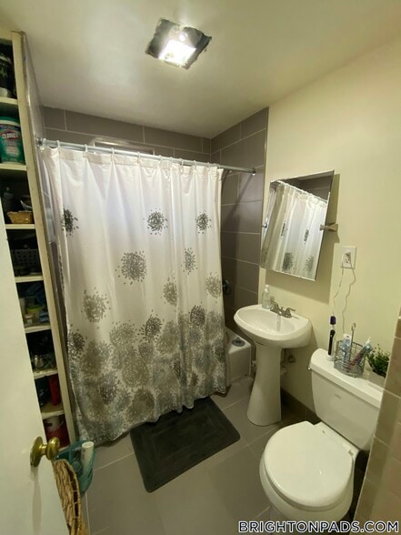 Building Photo - 505 Washington St