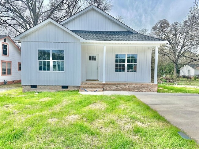 Building Photo - 416 S Confederate Ave