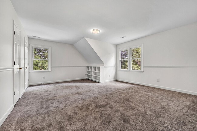Building Photo - Beautiful home in Chestnut Creek